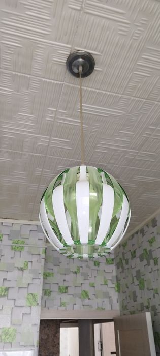 Продается люстра