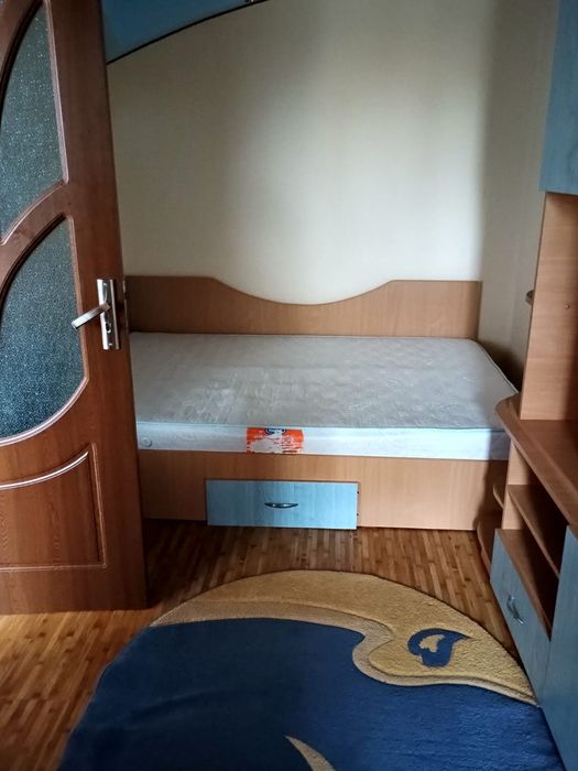 Inchiriez apartament Valea Rosie