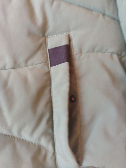 Калин куртка сотилади женский.холати аьло масквадан олиб келганман