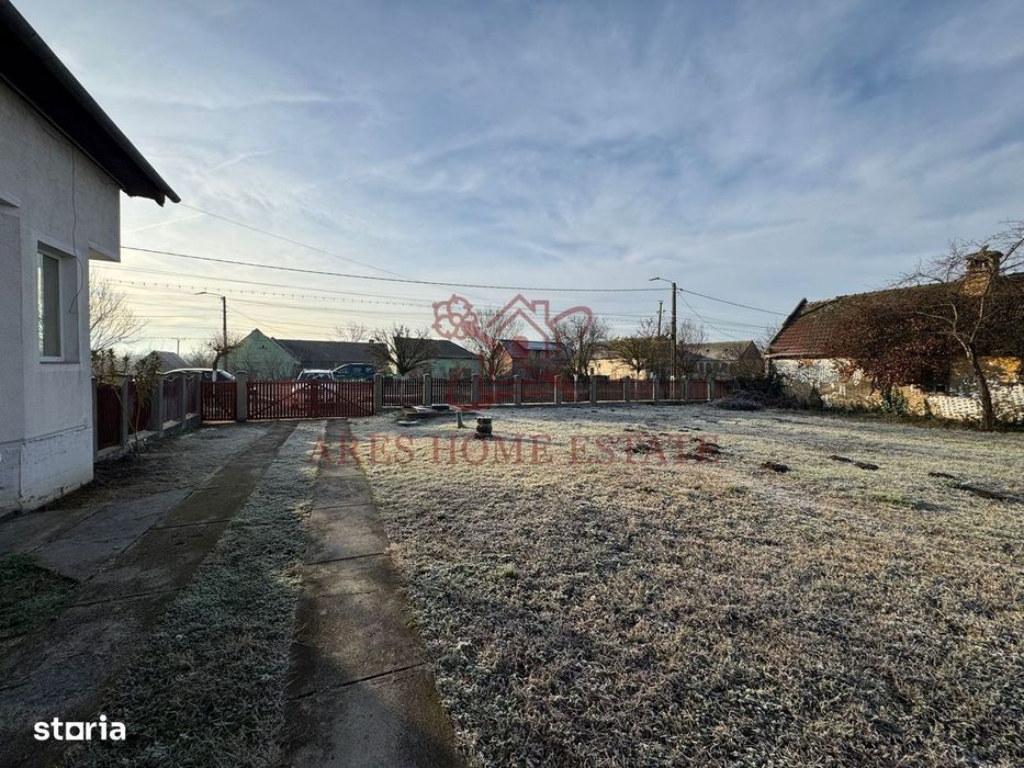 Casă 7 camere de vânzare/închiriere Izvin + anexă 90 mp- Comision 0