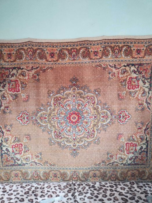 Продается ковер б/у