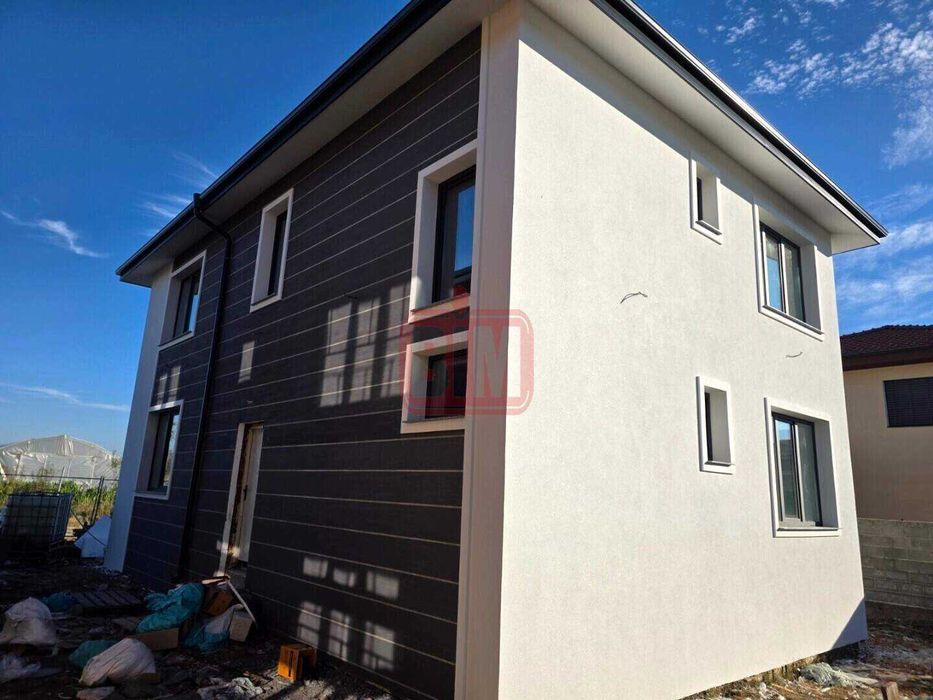 Продава се Къща в Пловдив, Център - 210 кв.м за 729 €/кв.м - Снимка #3