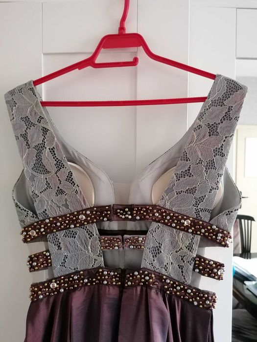 Абитуриентска бална рокля