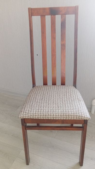 Продам деревянные стулья