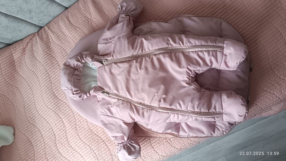 Продам комплект на выписку