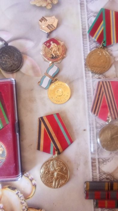 Медали разные цены договорные