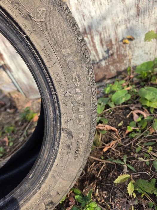 Продам резину 215/55/R17