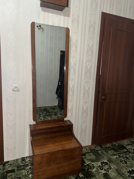 Тумба с зеркалом