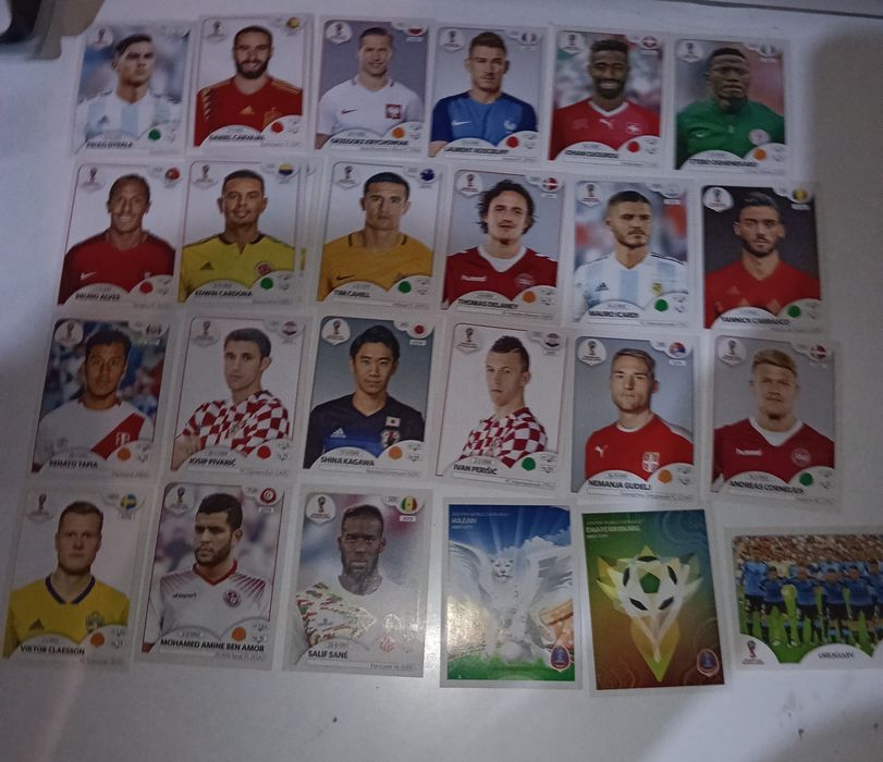 Vând stickere din 2018