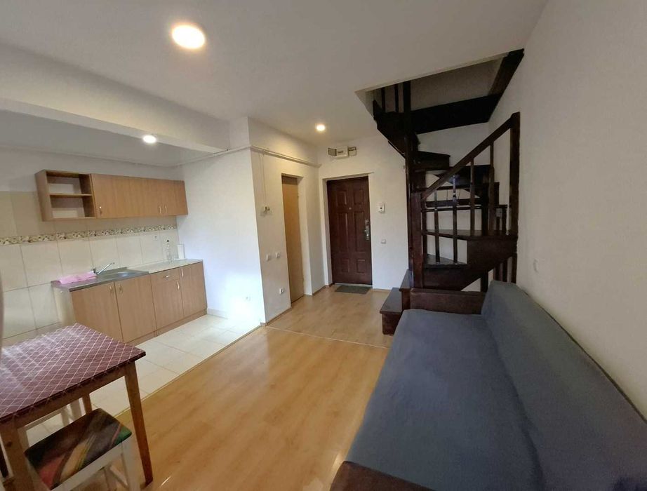 Zona Garii, living + 2 camere, scara interioara