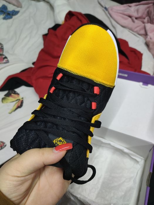 Продам кроссовки Nike оригинал