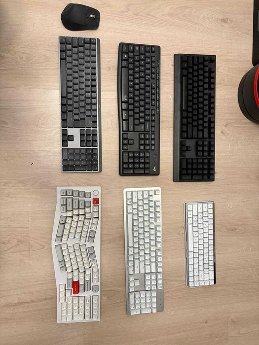 Vand colectie de tastaturi high-end