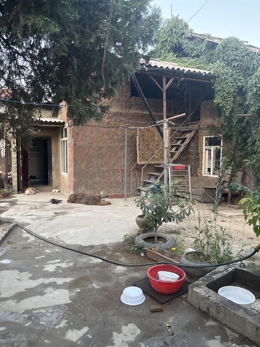 Продаю два дома на участке12сот земли можно под застройку