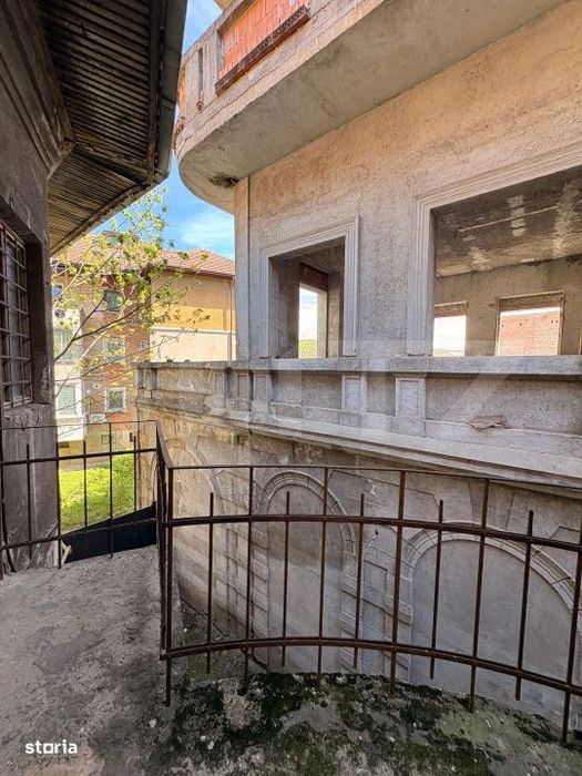 OCAZIE | Spatiu comercial cladire istorica 4 nivele/1200 mp!