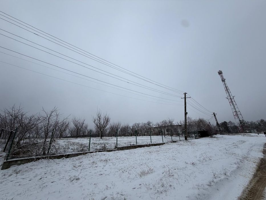 Teren intravilan 5200 mp - zonă superba, brazi și pădure