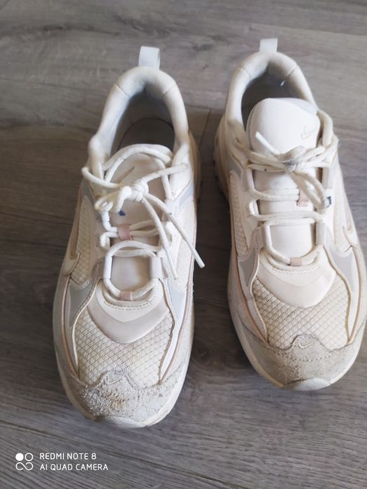 Продаю Nike  кроссовки оригинал