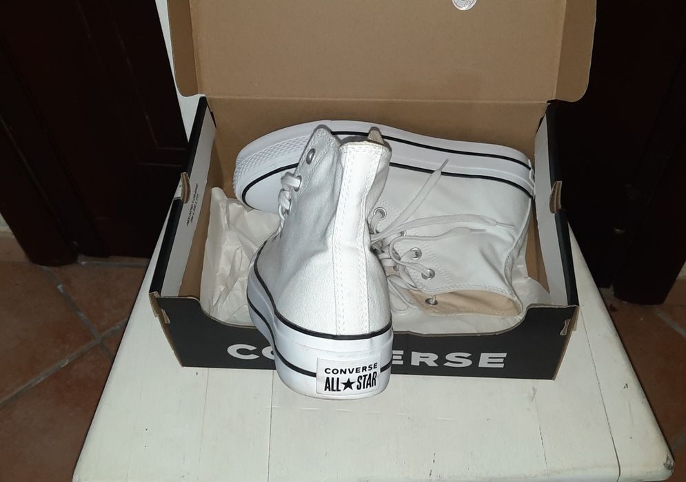 Nike Air Jordan 1,  Converse N 39