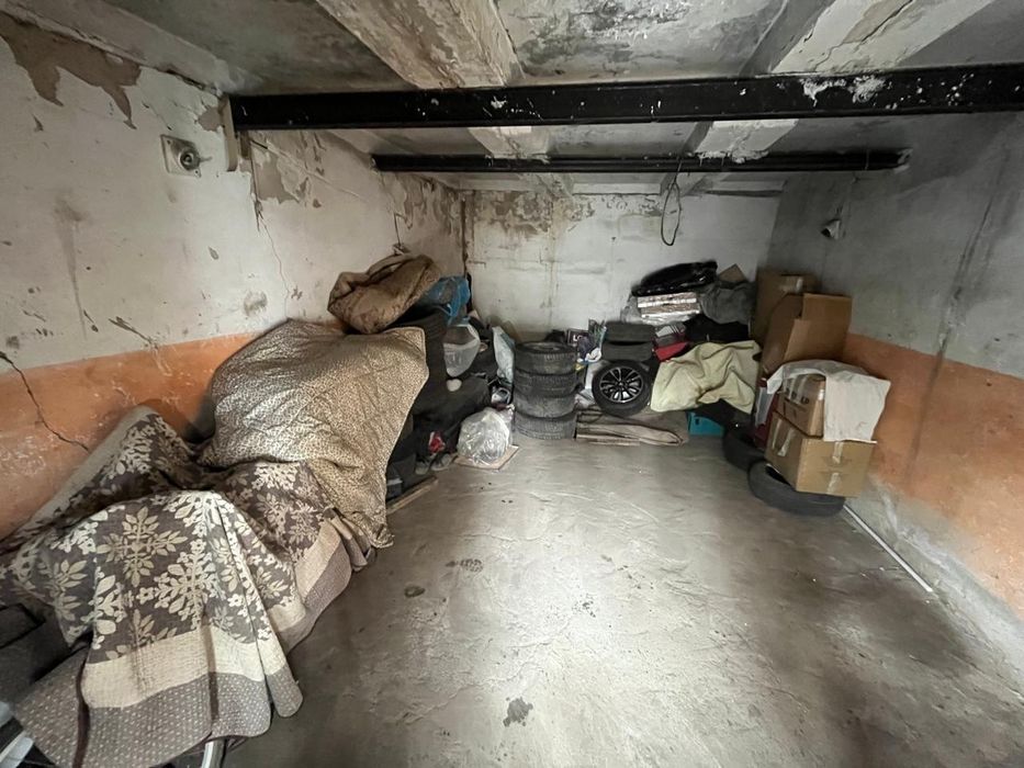 Гараж 700 000 кеми бар