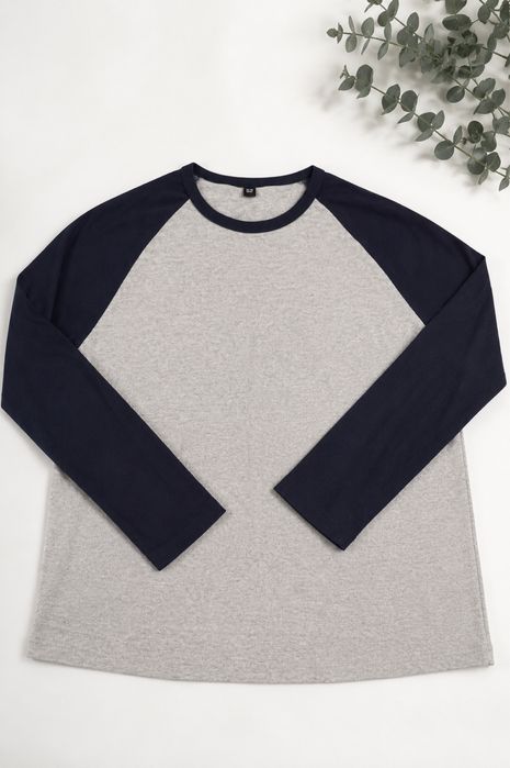 Продам новый лонгслив Uniqlo в рубчик.