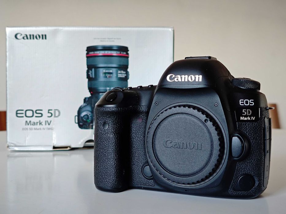 Vand body Canon EOS 5D Mark IV - stare excelenta - full box