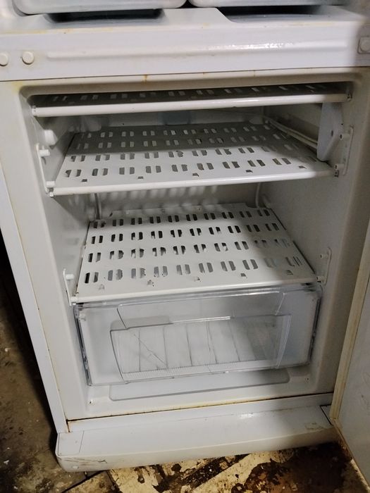 Холодильник рабочий