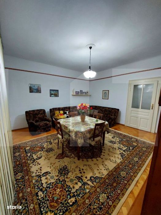 Casa de vanzare, 304 mp, zona Gradiste