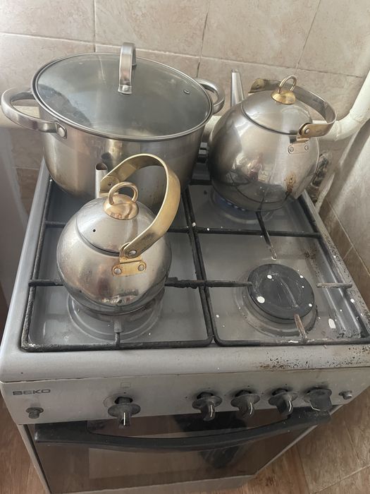 Продам газовую плиту рабочая