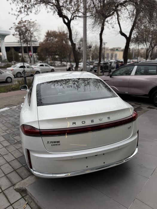 ROEWE M7 hybrid 2050 km