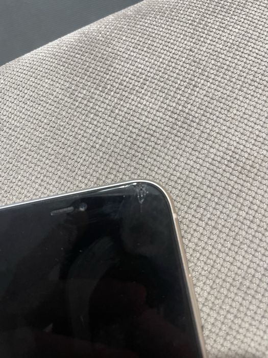 Iphone 11 64 GB, 93% спукано стъкло