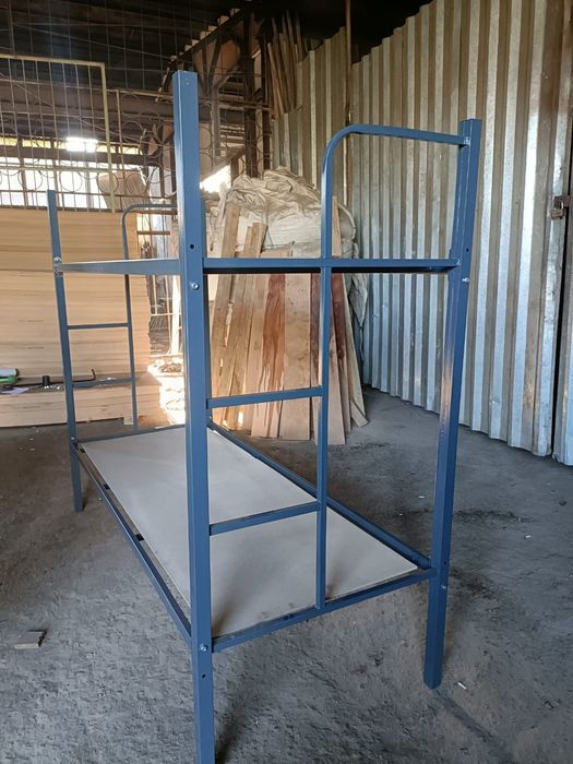 Двухярусная кровать