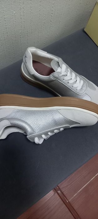 Кроссовки 36размер женск