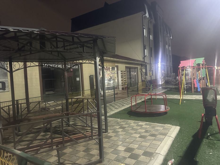 Salon arendaga beraman narxini kelishamiz tel qililar