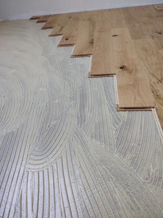 Parchetar cu experiență