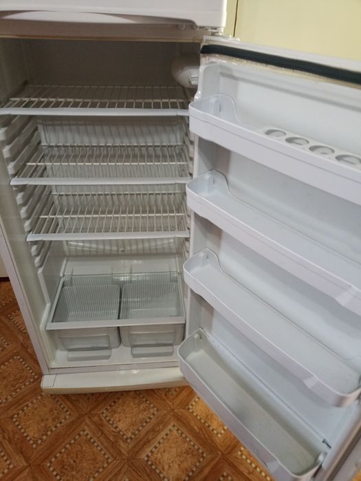 Продам холодильник Индезит