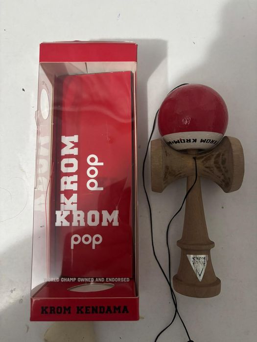 Krom pop lol culoarea rosie