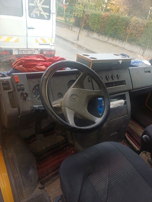 Перфектен бус Mercedes 811