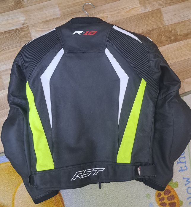 Кожено яке за мотор.RST яке