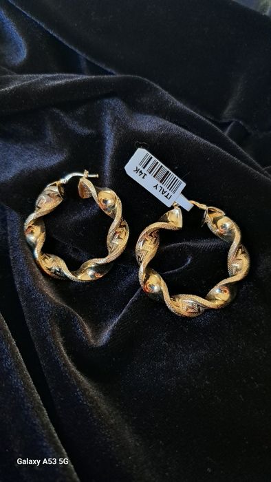 Итальянские золотые серьги продаётся