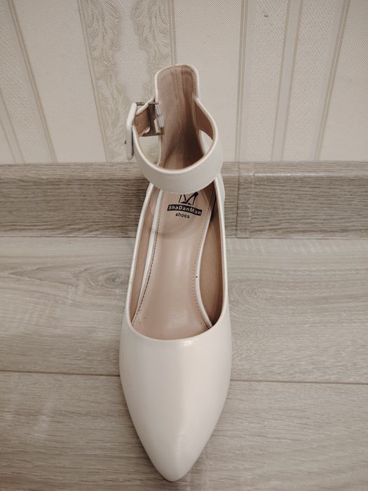 Срочно продам туфли