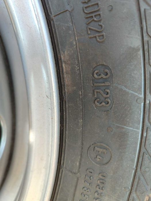 Гуми 205/75 R16C Continental нови с джанти