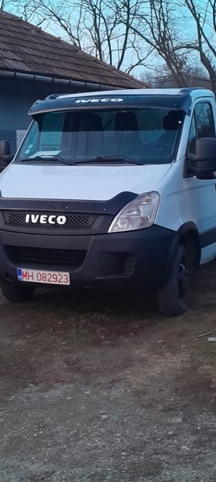 Camioneta Iveco.