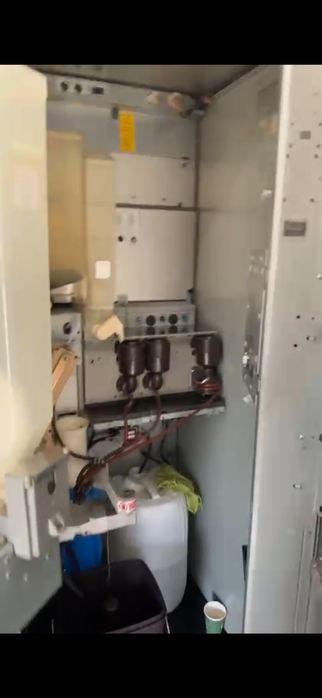 Aparate scucuri & snacks vending