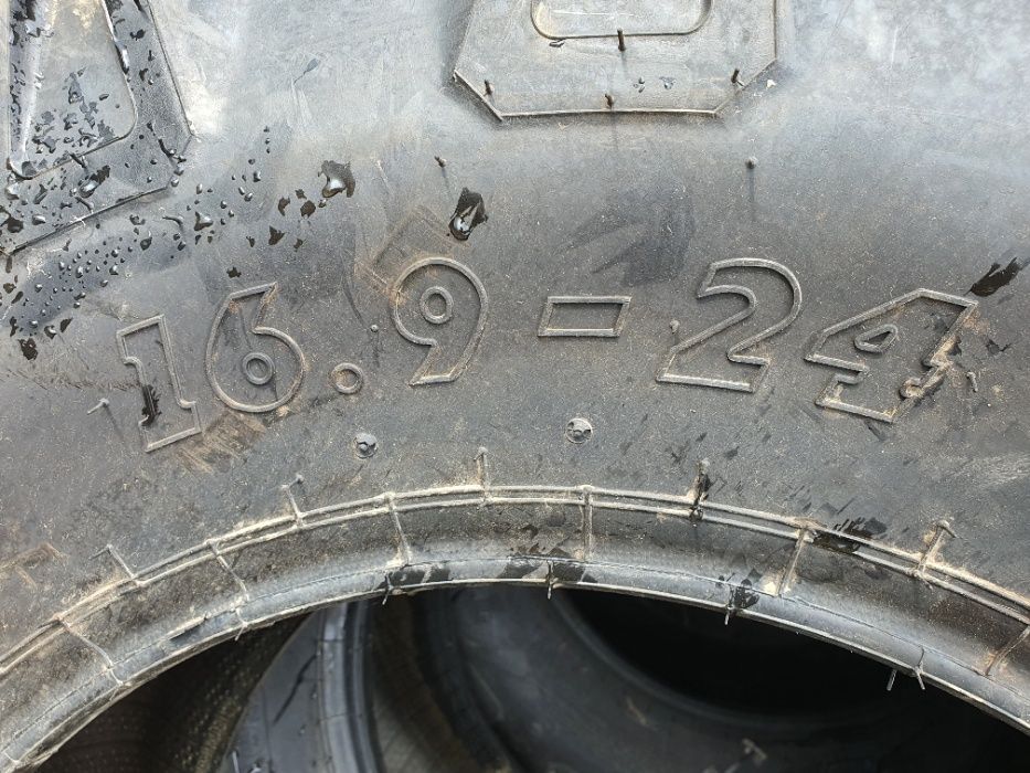 16.9-24 cauciucuri noi agricole de la BKT cu 8Pr diagonale de 4x4