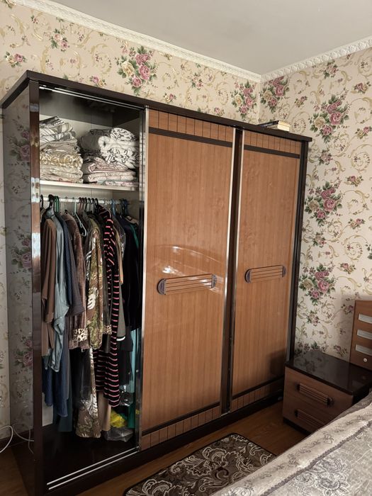 Продам спальный гарнитур