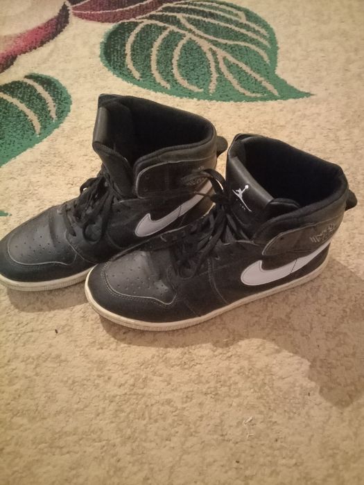 Мужская обувь продается