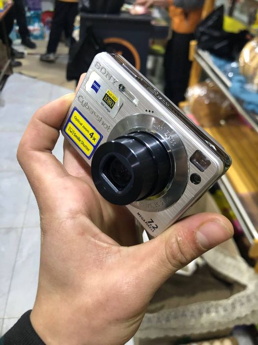 Sony cyber-shot DSC-W110
Optical zoom 4x
Mega pixels 7.2
Full HD 1080