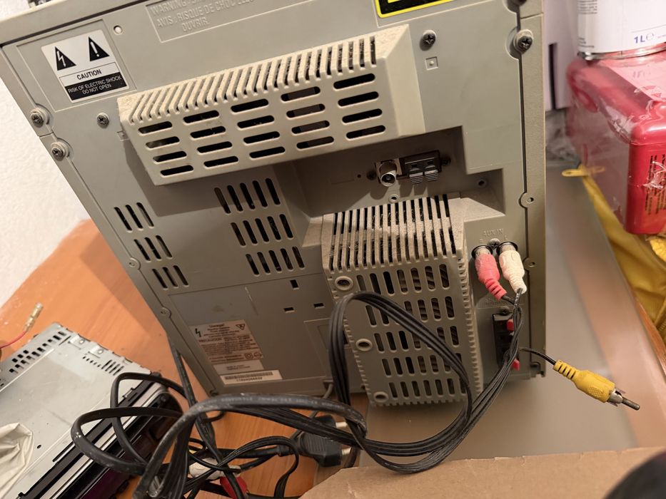 Продавам стерео уредба Samsung MAX-S520