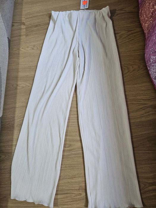 Широк Бежов панталон