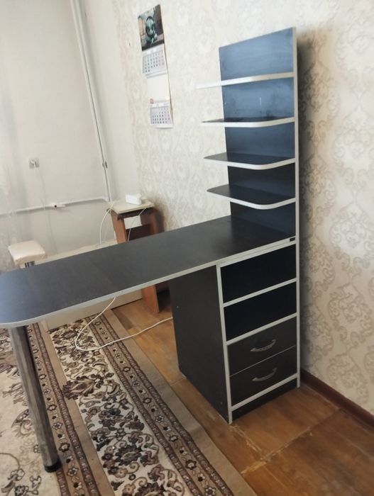 Продаю стол мастерам маникюра