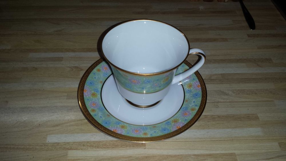 Порцеланов сервиз 92  pcs